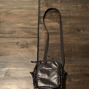 Supreme shoulder bag 9/10 condition